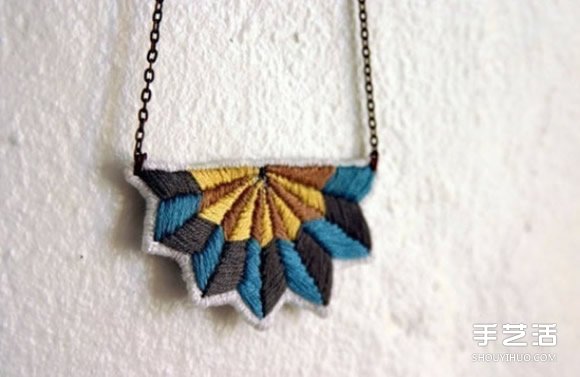 精美項(xiàng)鏈掛墜刺繡作品 手工刺繡掛飾圖片欣賞 -  rpnrmr.com