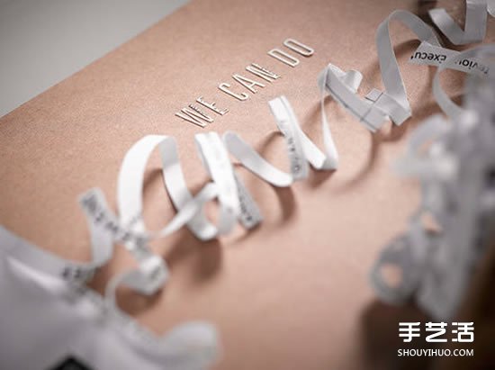 精美紙雕畫作品圖片 創(chuàng)作出翻倒的伏特加酒瓶 -  rpnrmr.com