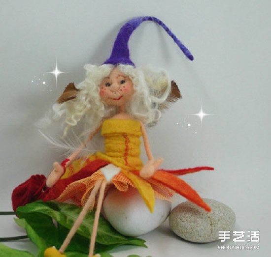 卡通風(fēng)格的手工羊毛氈女孩人偶作品圖片 -  rpnrmr.com