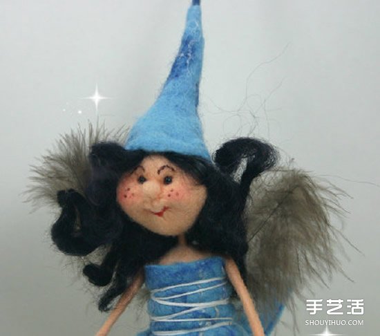 卡通風(fēng)格的手工羊毛氈女孩人偶作品圖片 -  rpnrmr.com