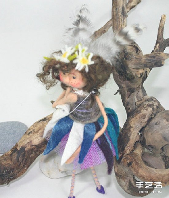 卡通風(fēng)格的手工羊毛氈女孩人偶作品圖片 -  rpnrmr.com