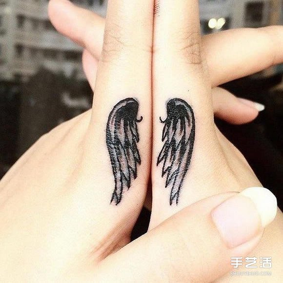 在指尖上許愿 優(yōu)雅手指紋身圖案的迷人魅力 -  rpnrmr.com