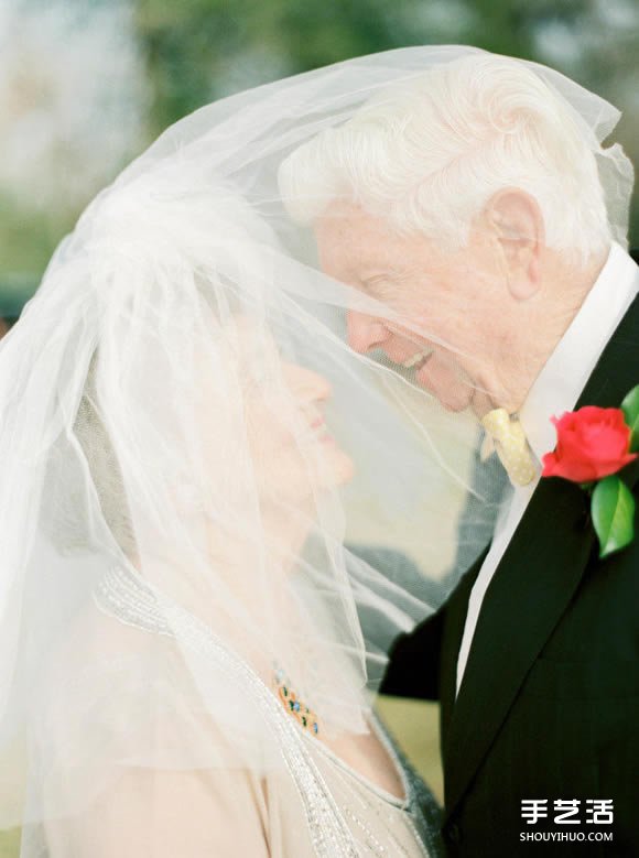 最浪漫的事：結(jié)婚65年的甜蜜夫妻重拍婚紗照 -  rpnrmr.com