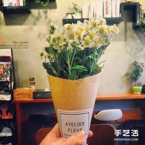 牛皮紙包花束圖解 用牛皮紙包花的方法圖片 -  rpnrmr.com