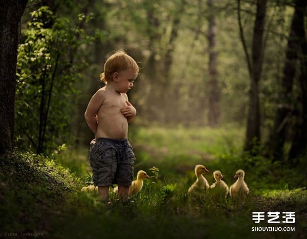 可愛小男孩跟動物們的溫馨攝影作品欣賞 -  rpnrmr.com