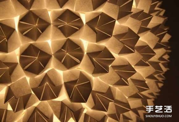 用數(shù)百個“東南西北”制作的折紙吊燈燈罩 -  rpnrmr.com