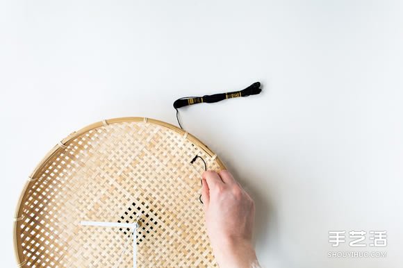 筲箕掛鐘手工制作方法 筲箕DIY掛鐘圖解教程 -  rpnrmr.com
