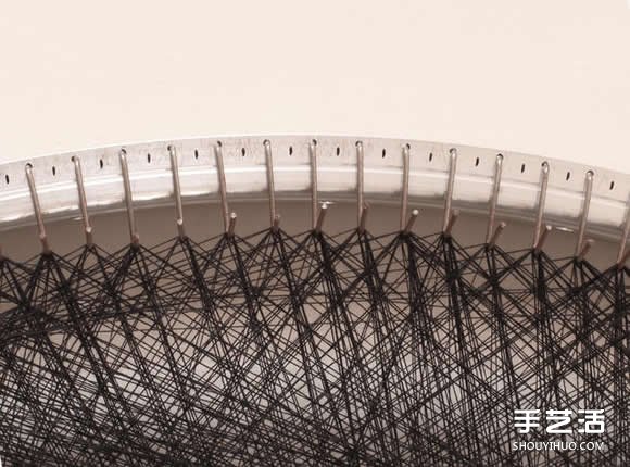 用棉線編織纏繞 完成朦朧復(fù)古的特殊人像畫(huà) -  rpnrmr.com