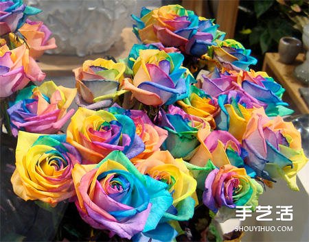 不尋常材質(zhì)制作而成的玫瑰花 不但好看還好吃 -  rpnrmr.com