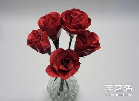 不尋常材質(zhì)制作而成的玫瑰花 不但好看還好吃 -  rpnrmr.com