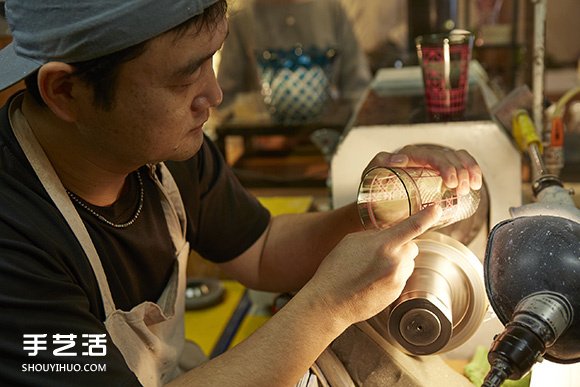 當(dāng)星巴克遇上日本江戶傳統(tǒng)手工玻璃工藝！ -  rpnrmr.com