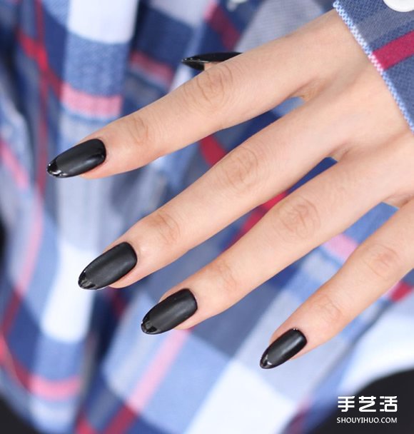 讓指甲也一起換秋裝 霧感指彩怎么擦都時髦 -  rpnrmr.com