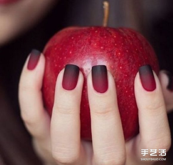 讓指甲也一起換秋裝 霧感指彩怎么擦都時髦 -  rpnrmr.com