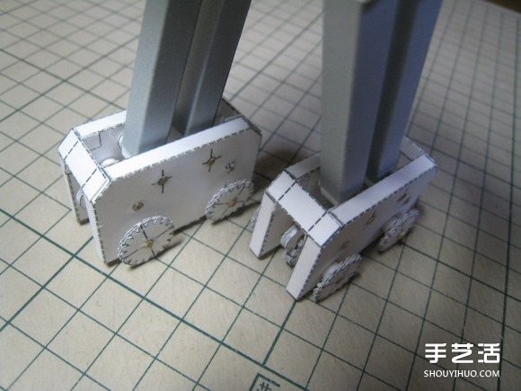 齒輪驅動紙機器人模型 手工自驅動紙機器人圖片 -  rpnrmr.com