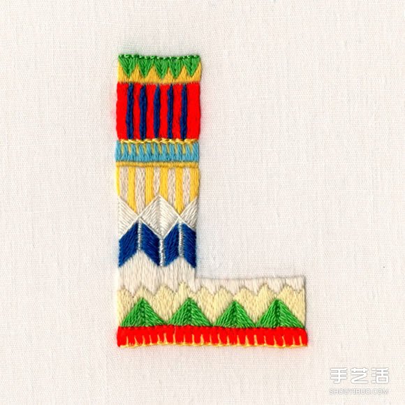 前衛(wèi)設(shè)計(jì)與傳統(tǒng)手工刺繡結(jié)合 感受全新的美好 -  rpnrmr.com