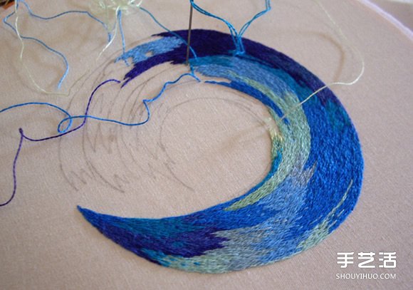 前衛(wèi)設(shè)計(jì)與傳統(tǒng)手工刺繡結(jié)合 感受全新的美好 -  rpnrmr.com
