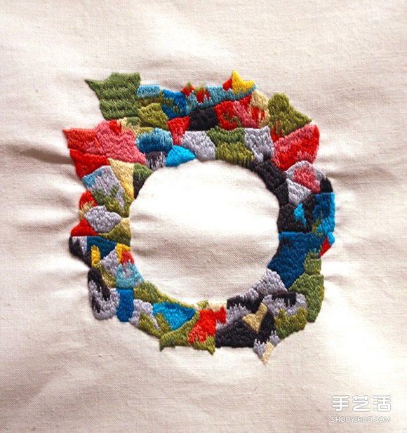 前衛(wèi)設(shè)計(jì)與傳統(tǒng)手工刺繡結(jié)合 感受全新的美好 -  rpnrmr.com