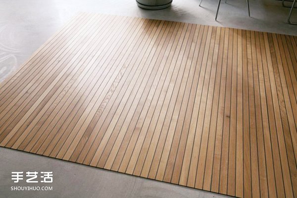 木頭地板不用花時(shí)間施工 木地毯一秒就做好！ -  rpnrmr.com