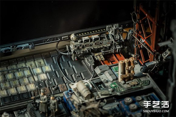 超酷炫！利用大量模型零件改裝而成的臺(tái)式電腦 -  rpnrmr.com