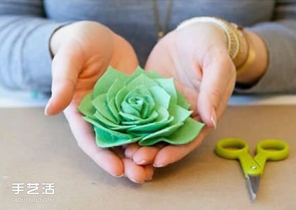 不織布玫瑰花教程 手工布藝玫瑰花的做法圖解 -  rpnrmr.com