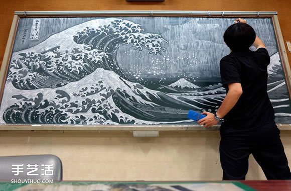 日本畫黑板報神人：老師~確定不考慮轉(zhuǎn)職嗎？ -  rpnrmr.com