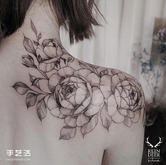 巴洛克式的繁花：結(jié)合服裝與攝影的美感紋身 -  rpnrmr.com
