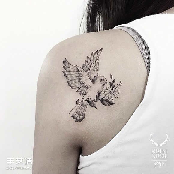 巴洛克式的繁花：結(jié)合服裝與攝影的美感紋身 -  rpnrmr.com