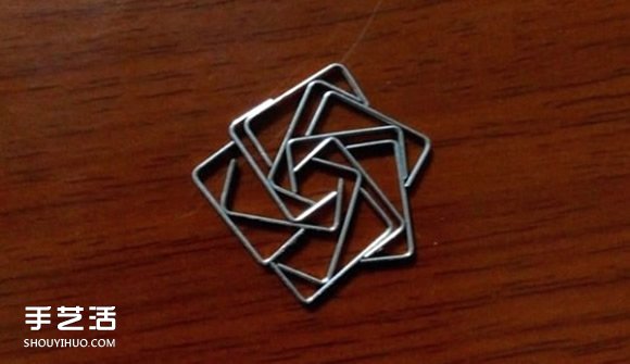 訂書(shū)釘玫瑰花制作圖解 用訂書(shū)釘做玫瑰的步驟 -  rpnrmr.com