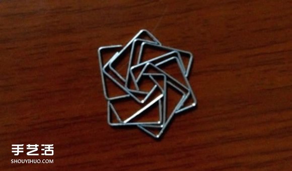 訂書(shū)釘玫瑰花制作圖解 用訂書(shū)釘做玫瑰的步驟 -  rpnrmr.com