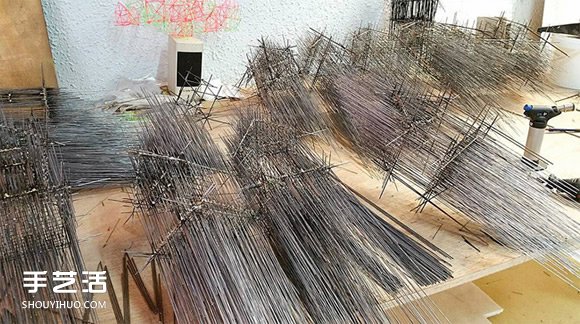 這不是素描 鋼筋跟鋼琴弦編織而成的雕塑作品 -  rpnrmr.com