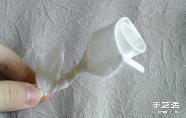 怎么用餐巾紙折玫瑰花 餐巾紙玫瑰花的折法圖解 -  rpnrmr.com