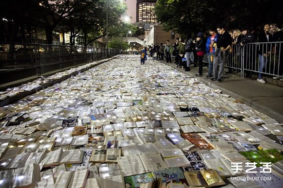 白晝之夜:一萬本書流落多倫多街頭的藝術(shù)活動 -  rpnrmr.com