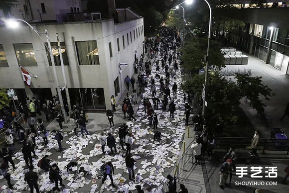 白晝之夜:一萬本書流落多倫多街頭的藝術(shù)活動 -  rpnrmr.com