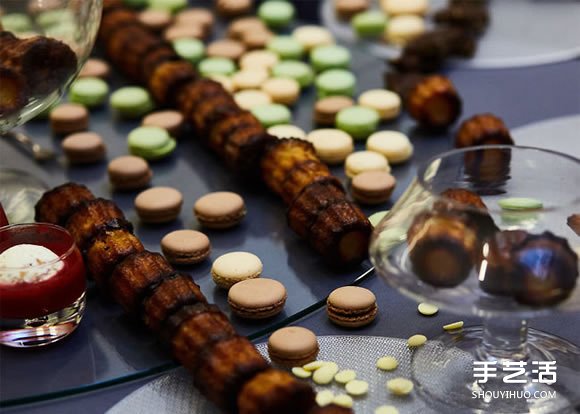 利用特定角度的視覺錯(cuò)位 創(chuàng)作大型食物藝術(shù) -  rpnrmr.com