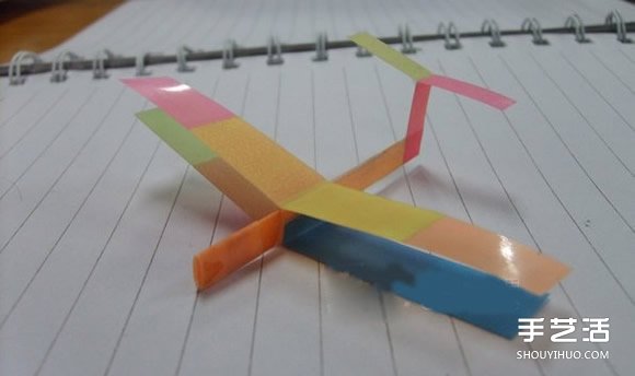 超久滑翔機(jī)折法圖解 簡(jiǎn)易便簽紙滑翔機(jī)制作 -  rpnrmr.com