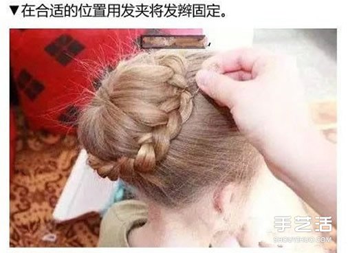古典花苞頭盤發(fā)圖解 花苞頭的扎發(fā)步驟教程 -  rpnrmr.com