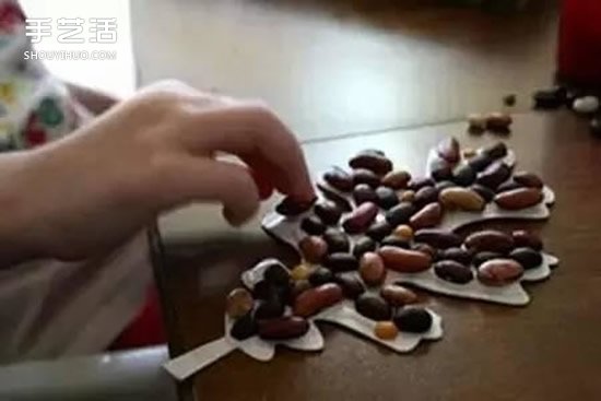 豆子拼貼楓葉的教程 拼貼樹葉的方法用豆子 -  rpnrmr.com
