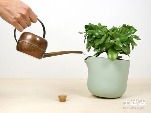 歪腰，我缺水了！自平衡花盆讓澆水有跡可循 -  rpnrmr.com