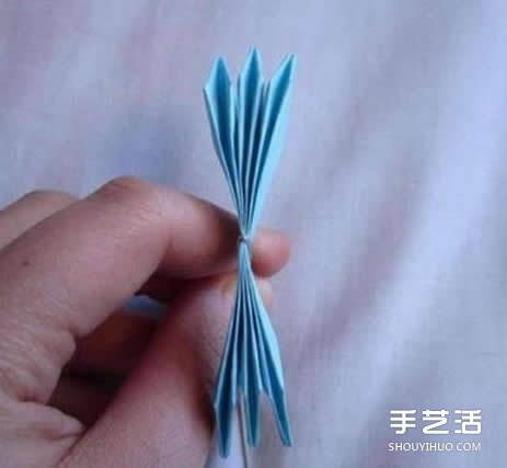 簡單紙花的做法圖解 六花瓣的花折紙教程 -  rpnrmr.com