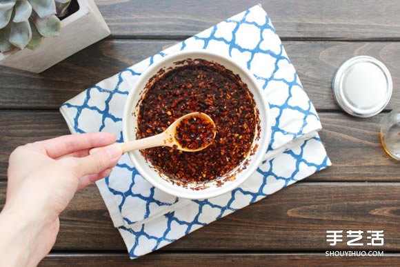 簡單百搭辣油DIY 不覆蓋食物原味的辣椒醬做法 -  rpnrmr.com