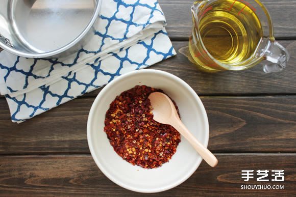 簡單百搭辣油DIY 不覆蓋食物原味的辣椒醬做法 -  rpnrmr.com