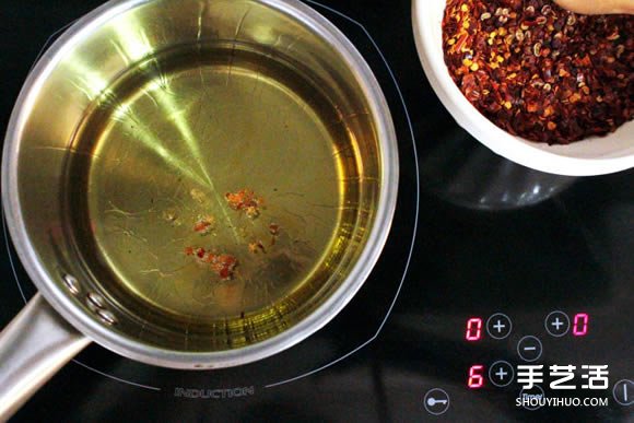簡單百搭辣油DIY 不覆蓋食物原味的辣椒醬做法 -  rpnrmr.com