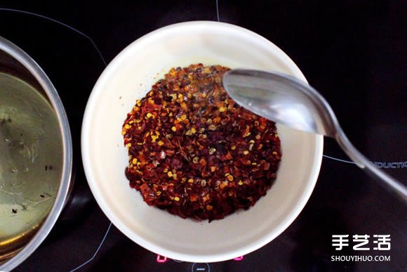 簡單百搭辣油DIY 不覆蓋食物原味的辣椒醬做法 -  rpnrmr.com