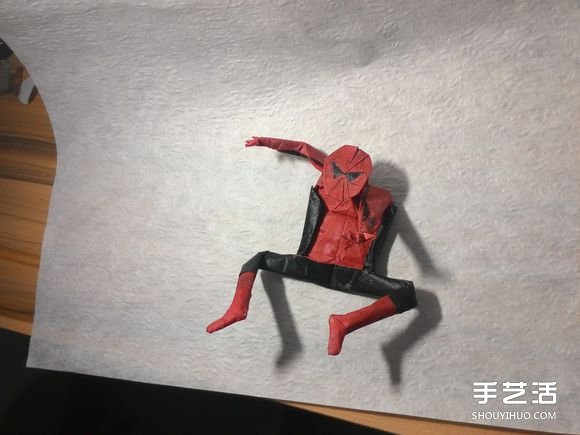 怎么折蜘蛛俠圖解教程 復(fù)雜蜘蛛俠的折法步驟 -  rpnrmr.com