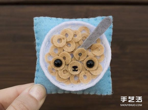 挑戰(zhàn)連續(xù)100天！藝術(shù)家縫制的可愛毛氈作品 -  rpnrmr.com