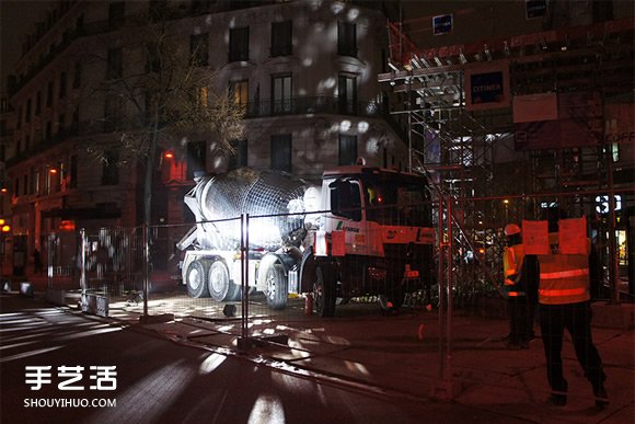 工地秀強勢回歸！把水泥罐車變成超大迪斯科球 -  rpnrmr.com