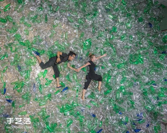 一萬個(gè)塑料瓶的海洋 用美人魚詮釋環(huán)保議題 -  rpnrmr.com