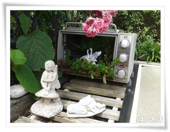 微型花園：廢舊烤面包機(jī)改造制作的美麗盆景 -  rpnrmr.com