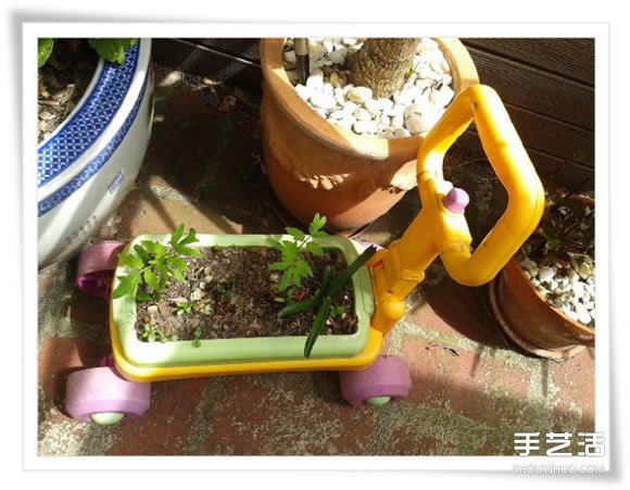 微型花園：廢舊烤面包機(jī)改造制作的美麗盆景 -  rpnrmr.com