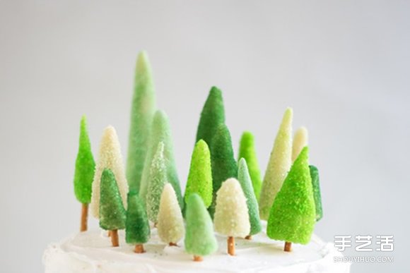 糖果圣誕樹的做法 自制裝飾生日蛋糕的迷你松樹 -  rpnrmr.com